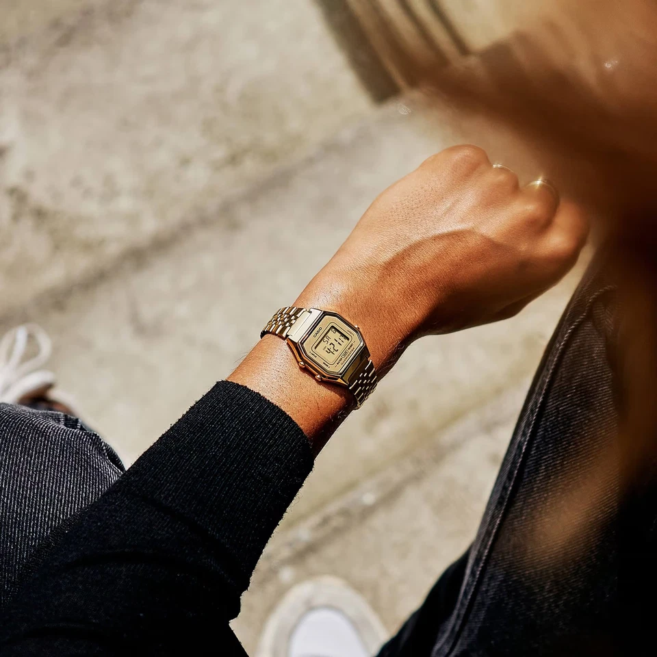 Reloj Casio Vintage Coleccion Mujer Dorado Iconic Digital 29mmr La680wega-9er - Imagen 3 de 4