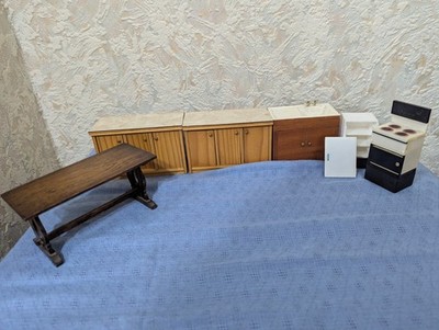 Vintage Puppenstube Küchenmöbel Konvolut Holz & Kunststoff Herd Kühlschrank