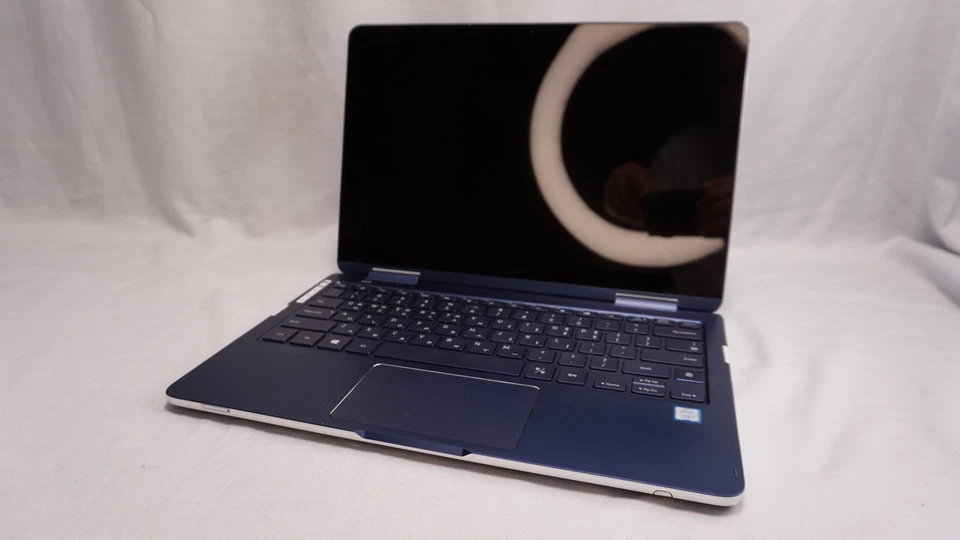 Bolígrafo Samsung Notebook 9 15.6" NP930SBE / i7-8565U / 16GB / 256GB / SIN AC (#134) Foto 2 de 4