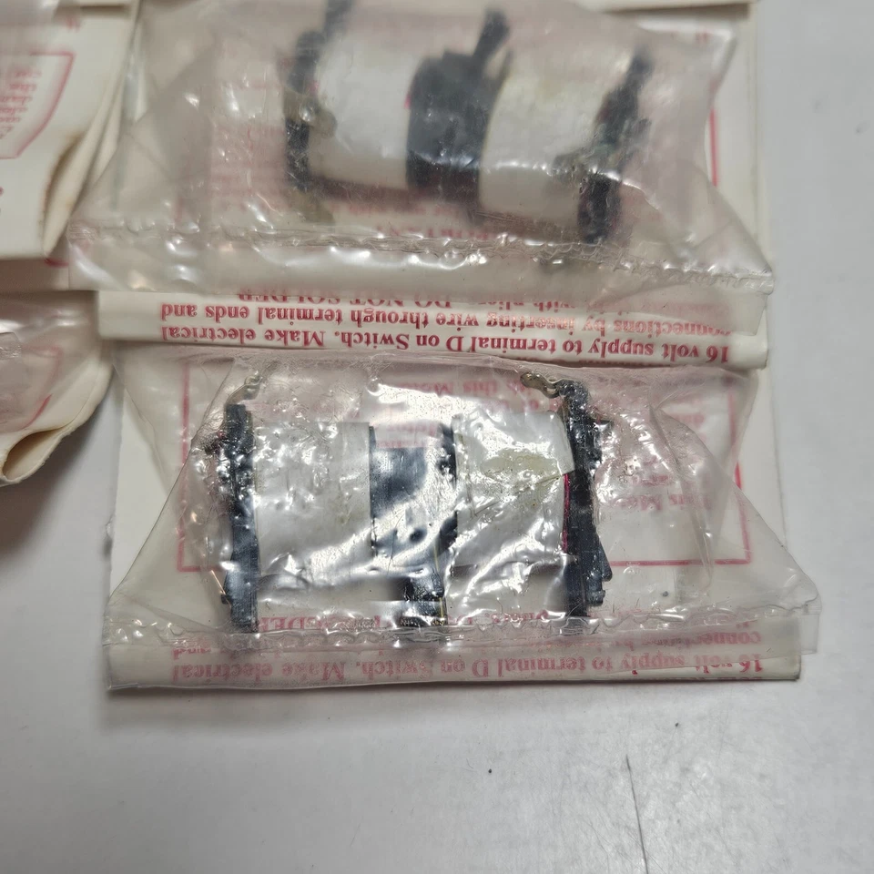 6x Peco SL-70 Mk II Point Motors P6/573 Sealed Bags OO/HO Gauge Model Railways - Image 2 of 4