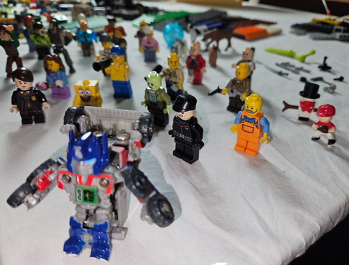 LEGO City Bulk Lot Vehicles & Pieces, Lrg Plates MiniFigures & Accessory + Case