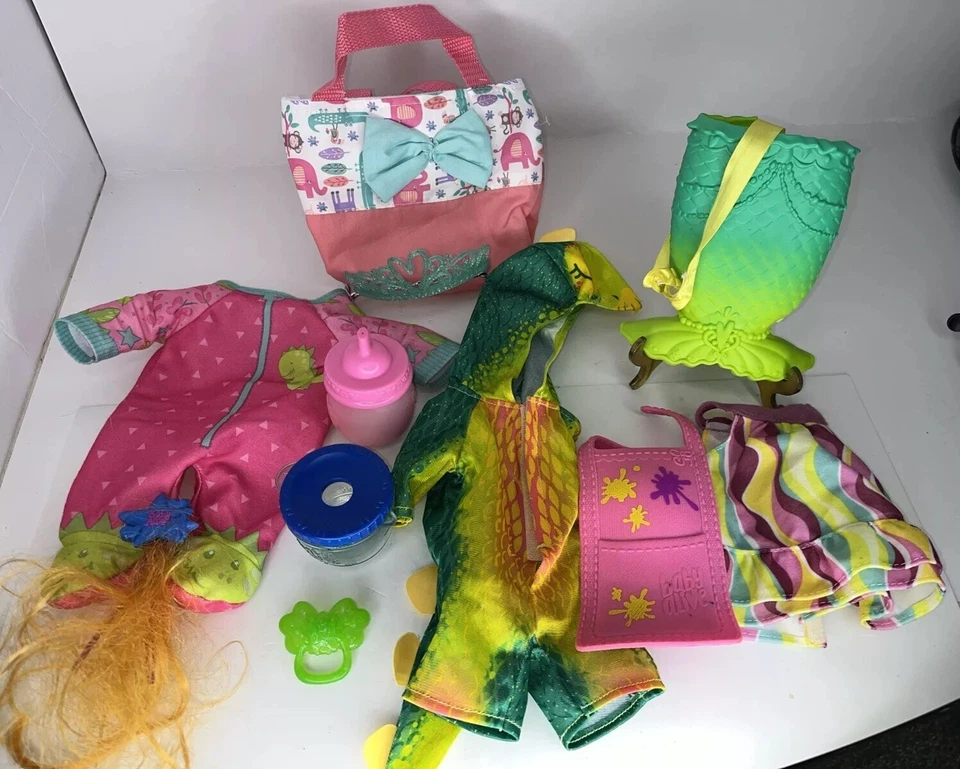 Lote de muñecas y accesorios Baby Alive usadas Foto 2 de 4