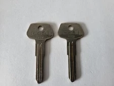 COLE KEY BLANK UNCUT NOS FITS TOYOTA SET OF 2 PCS. {62DV/T8IA}