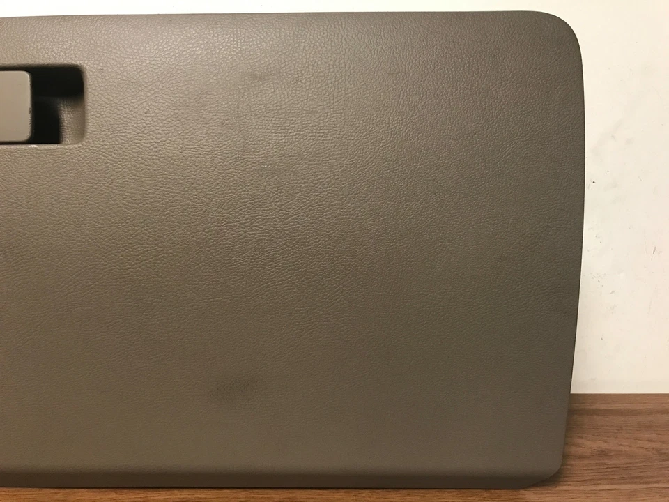 Volkswagen Passat 2006 guantera OEM #402 Foto 3 de 4