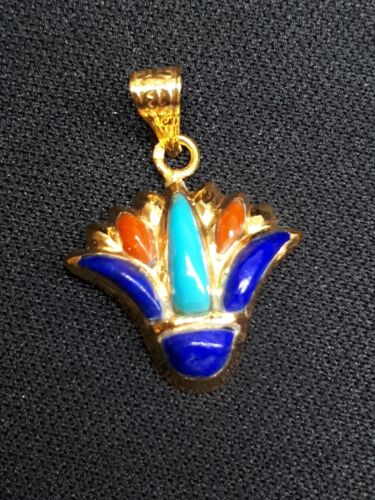 ANTIGUO EGIPCIO FLOR DE LOTO COLGANTE ORO AMARILLO 18K HECHO A MANO 1,34 Gr - Imagen 2 de 9