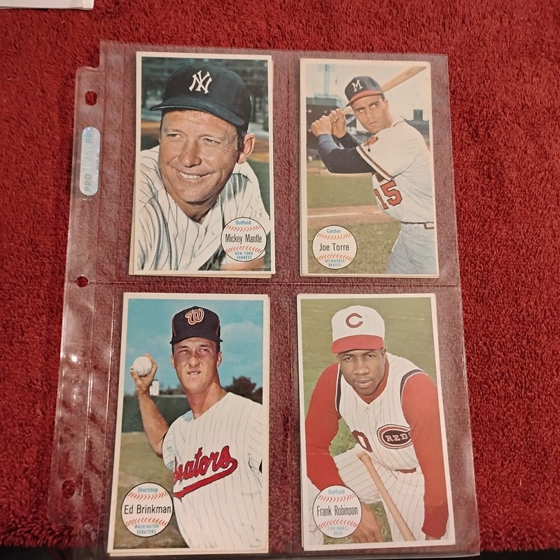  1964 Topps ,GIANTS . Mantle, Aaron, Clemente.39 card lot ,15 HOF. VG+to EX/NM ?