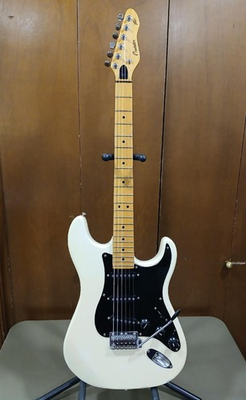 #ad Vintage 1992 USA Peavey Predator HSS Strat Style Script Logo Aged White VGC $326.00