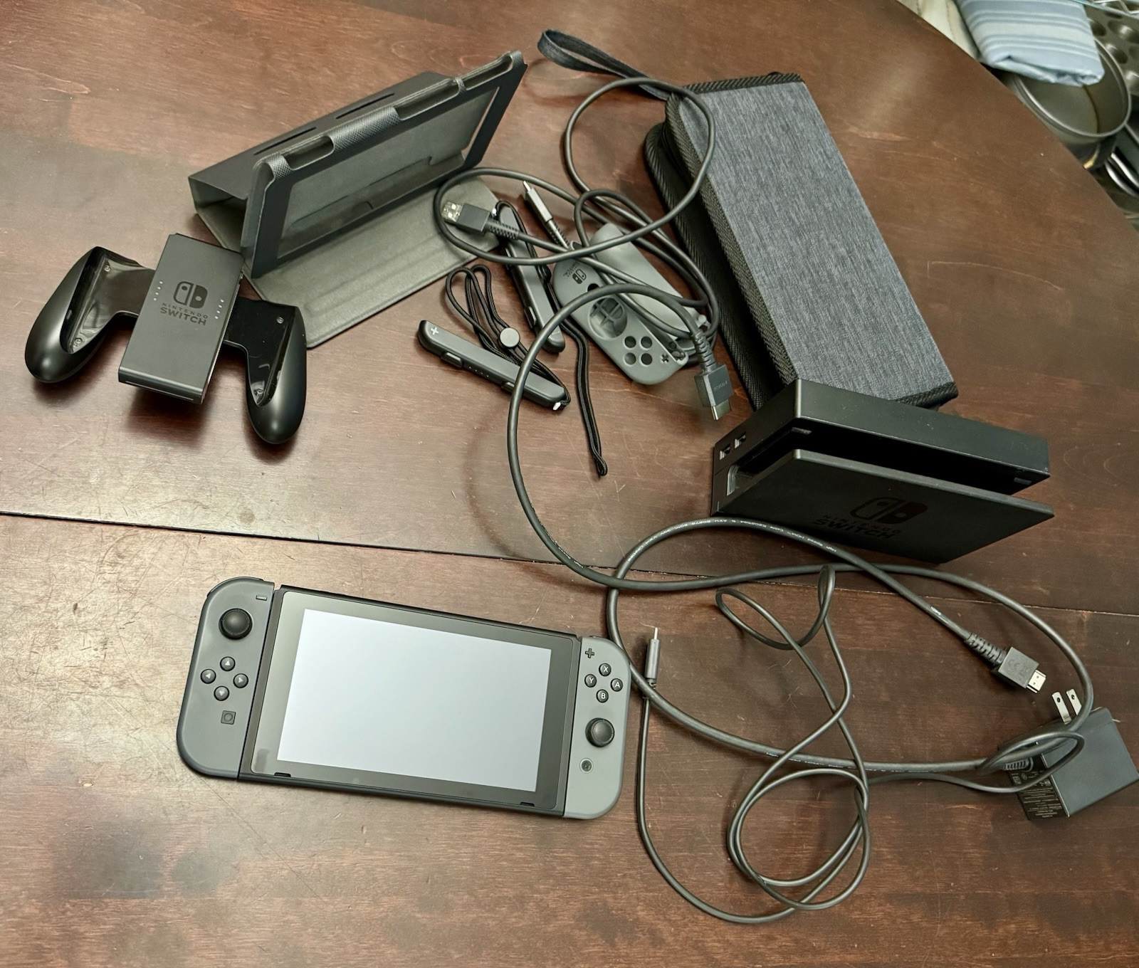 Nintendo Switch with Gray JoyCons, LCD Screen- Accessories - Excellent Condition-image