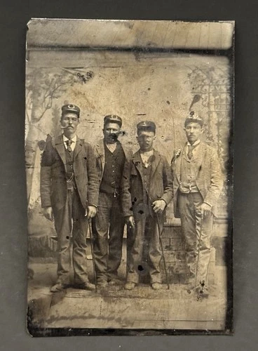 Antique Old Tintype Civil War Veterans? Workers? Wearing Hats w Wreath Insignia