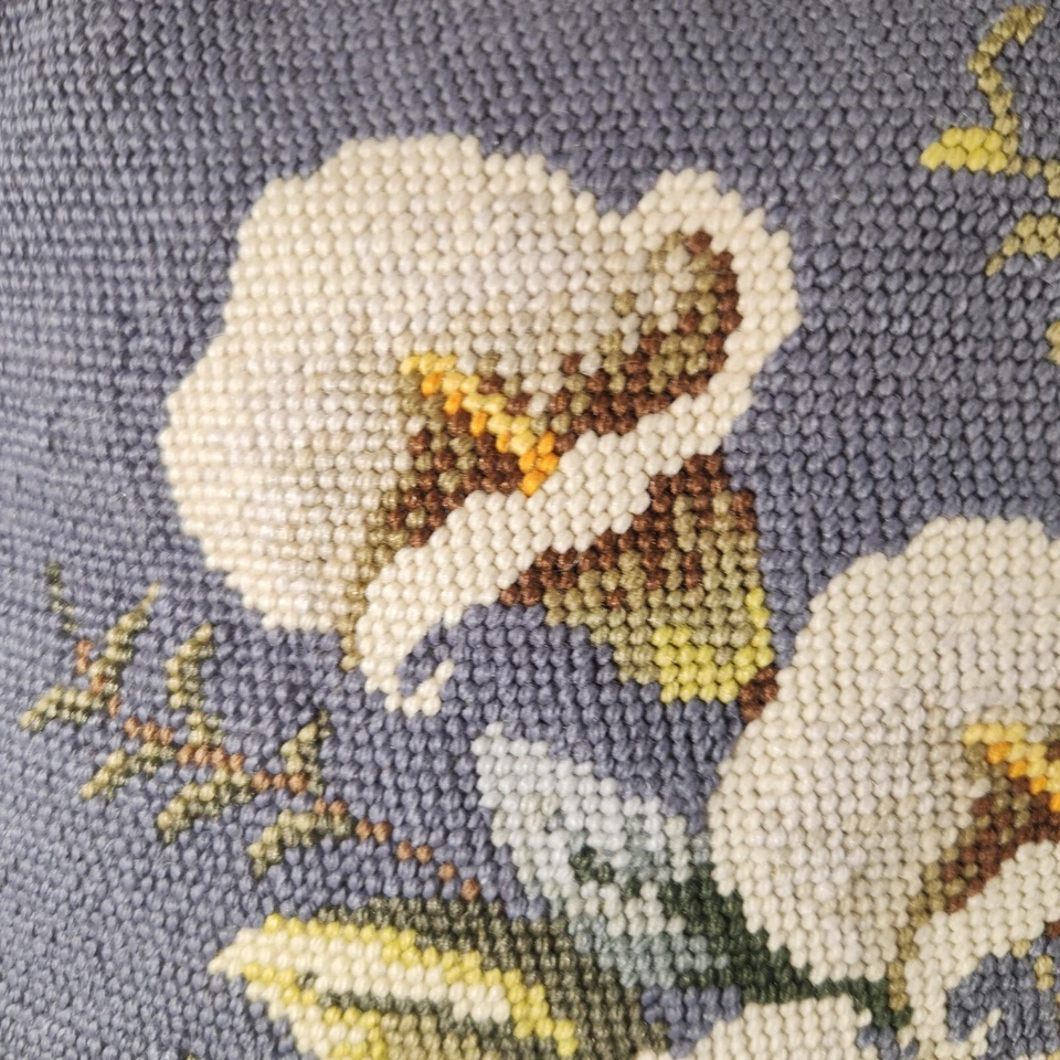 Cojín de almohada Victoriano Lily punta de aguja gris lana 18 X 15 borde de flecos vintage Foto 2 de 4