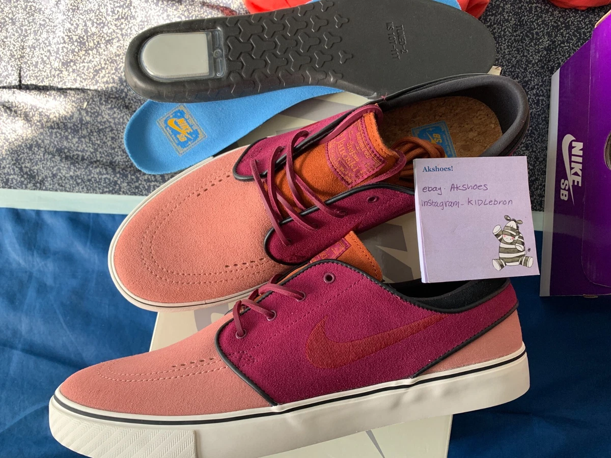 Nike salmon shop pink shoes