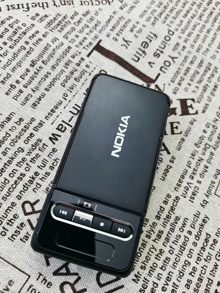 Nokia XpressMusic 3250 - Black (Unlocked) Cellular Phone - Image 3 of 4