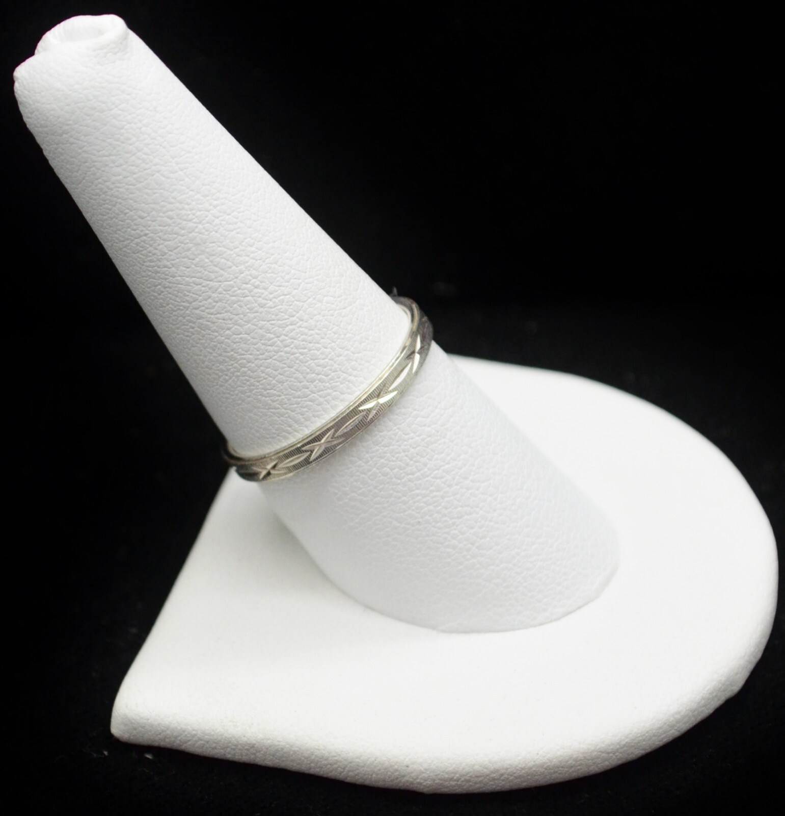 Sterling Silver Gorgeous Simple Patterned Band Ri… - image 2