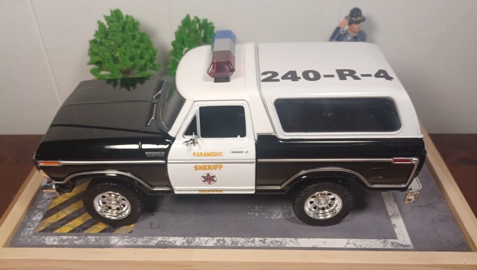 1978 MotorMax масштаб 1/24 Ford Bronco округ Лос-Анджелес шериф фельдшер спасение - Изображение 4 из 4