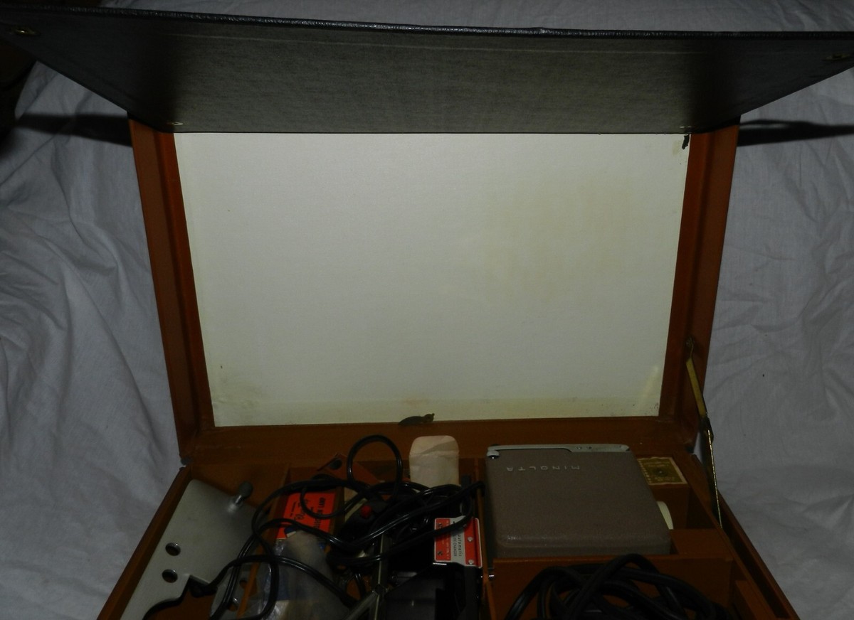 Vintage Minolta Mini Slide Projector + Leather Carry Case with