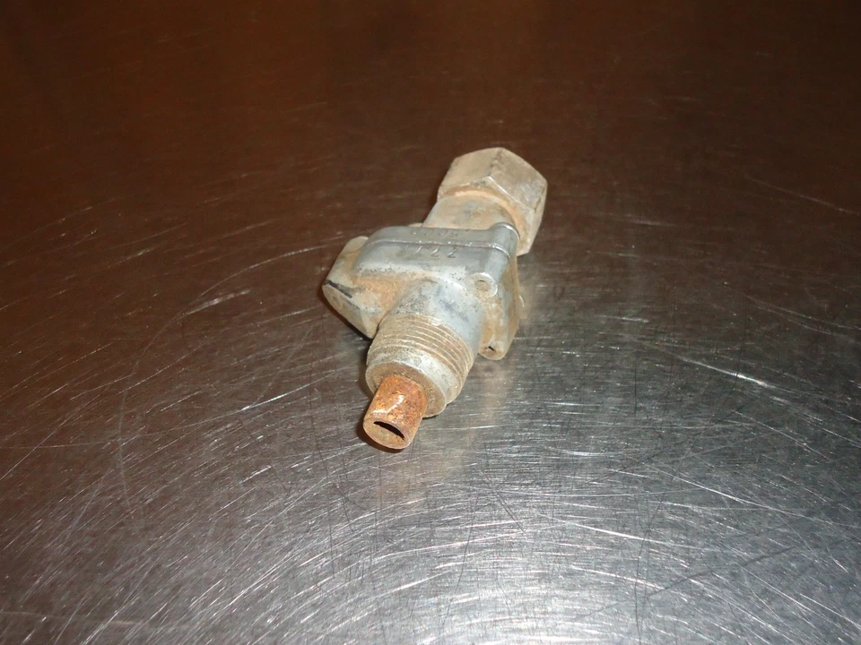 Adaptador de engranaje reductor velocímetro Stewart Warner 777F .5000 Foto 3 de 4