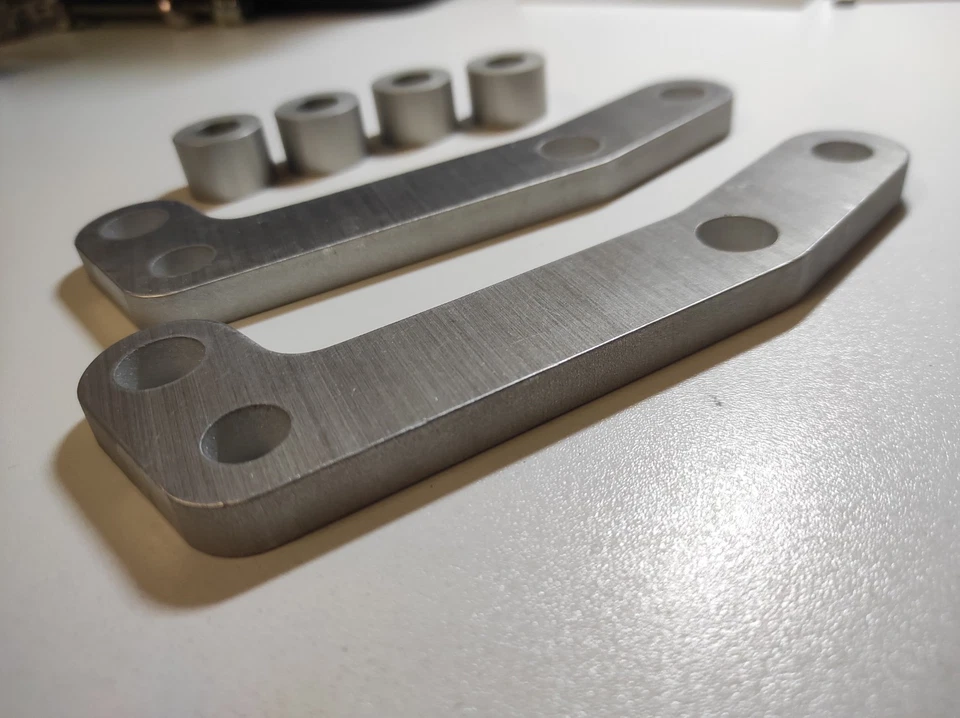 Soportes adaptadores conversión pinza freno trasero grande Volvo 240 740 940 S60R V70R R Foto 2 de 4