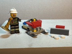 Lego City Mini Figs Set 60133 Christmas Advent Calendar Santa Sleigh Hockey