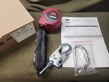 3M 3100514 Self-Retracting Lifeline 310lb Weight Capacity 814JV8 Fall Protection