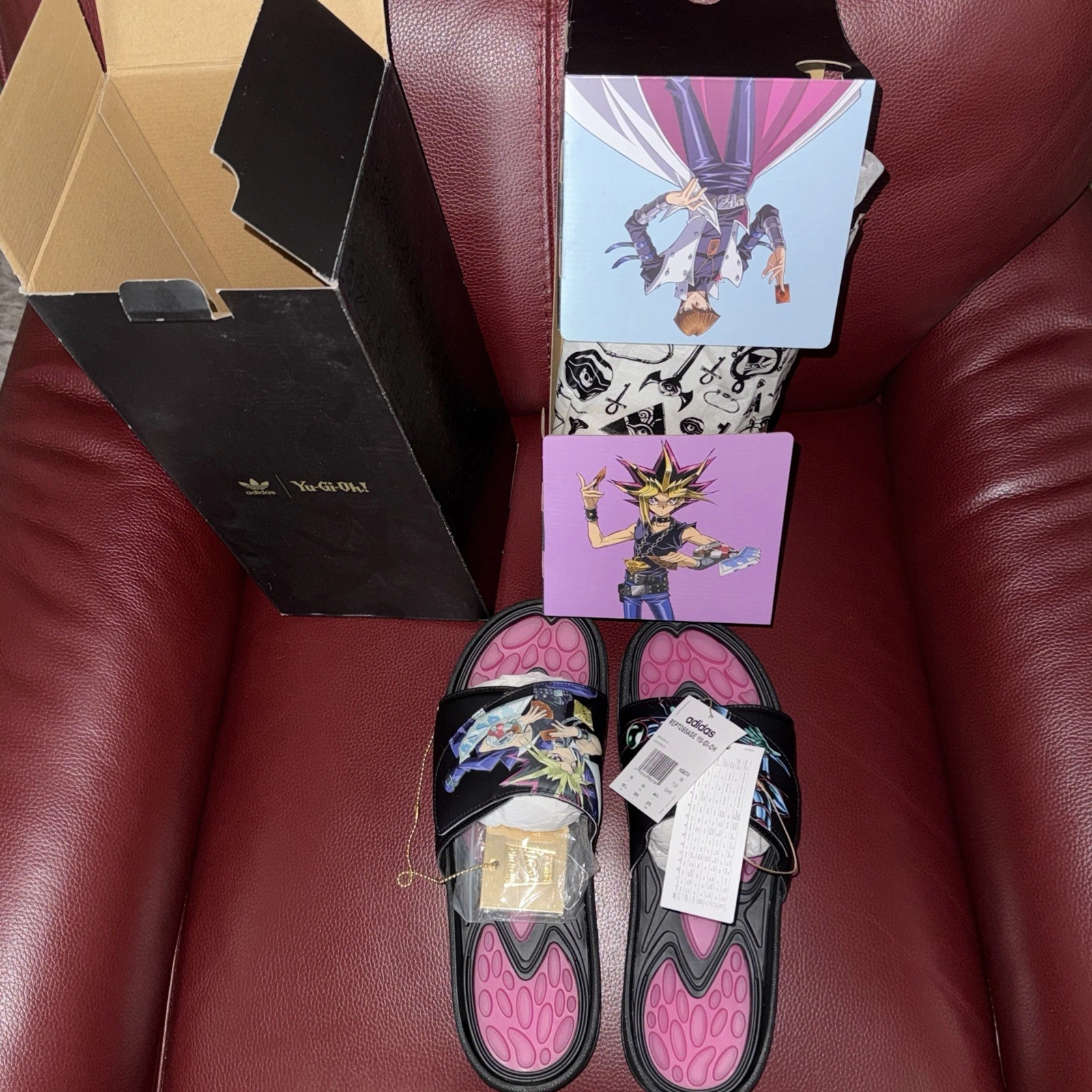 Adidas x Yu Gi Oh Sandali Reptossage Hook & Loop Slides HQ4274 Uomo UK10 US10.5