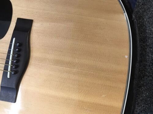 Yamaha SJ400S acoustic guitar ( size 000 ) made in Taiwan 1982