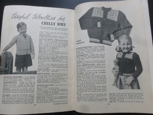 ‘VIYELLA’ KNITTING BOOK No. 3 - WOOLLIES FOR CHILDREN - 1940's Knitting Patterns - Picture 4 of 11