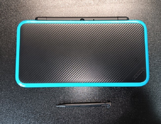 New Nintendo 2DS XL LL Black Turquoise Console only Working Box