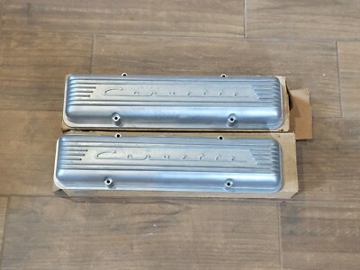 NOS GM Corvette Staggered Hole Valve Covers 3726086 3767493 7 Fin