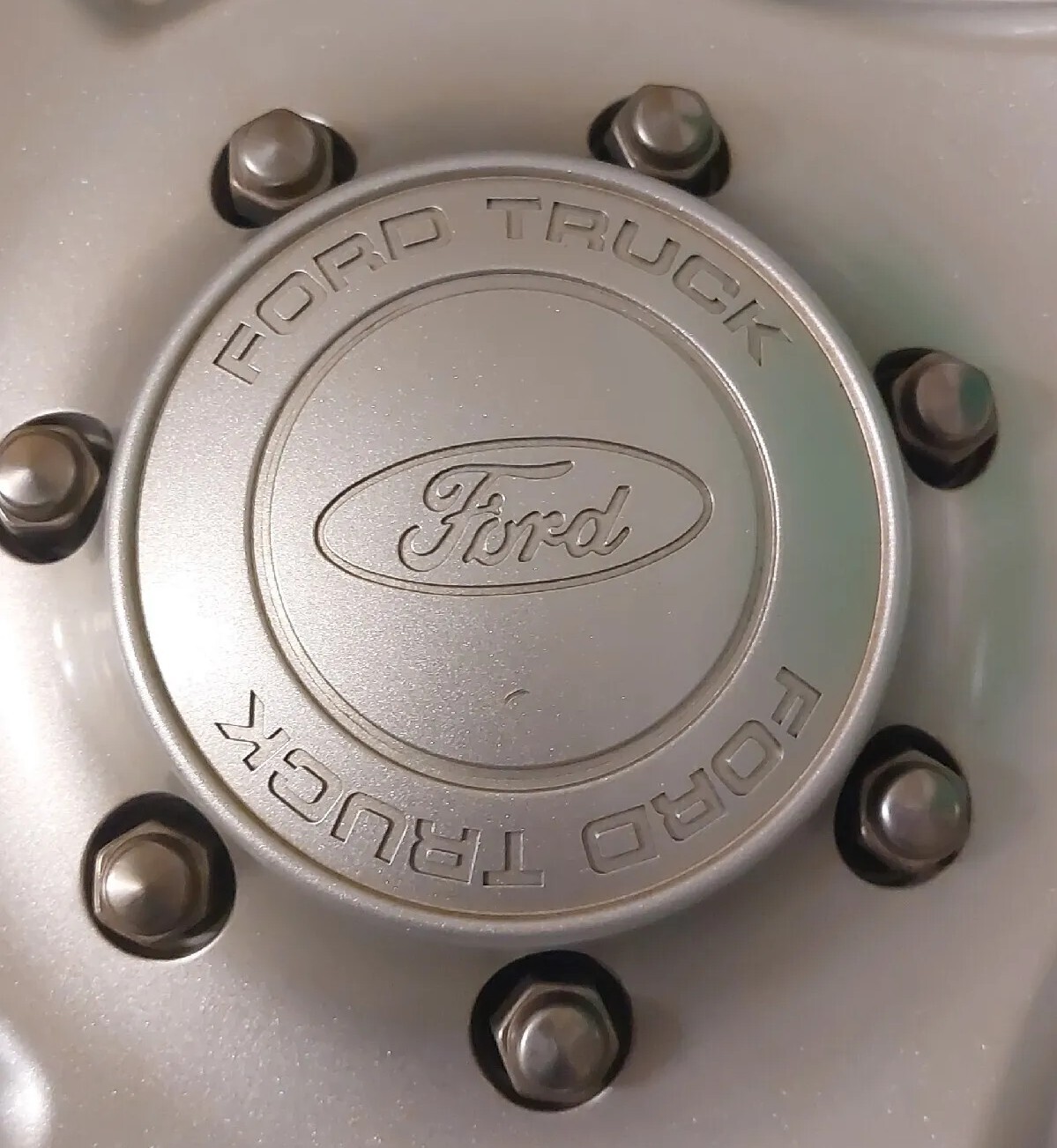 (1) 19952005 Ford F250 F350 Excursion 16" Hubcap Wheel Cover 4c3z1130