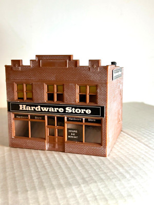 UNKNOWN  2-Story Brick Hardware Store w/2nd Floor Apartments   H.O. 1:87