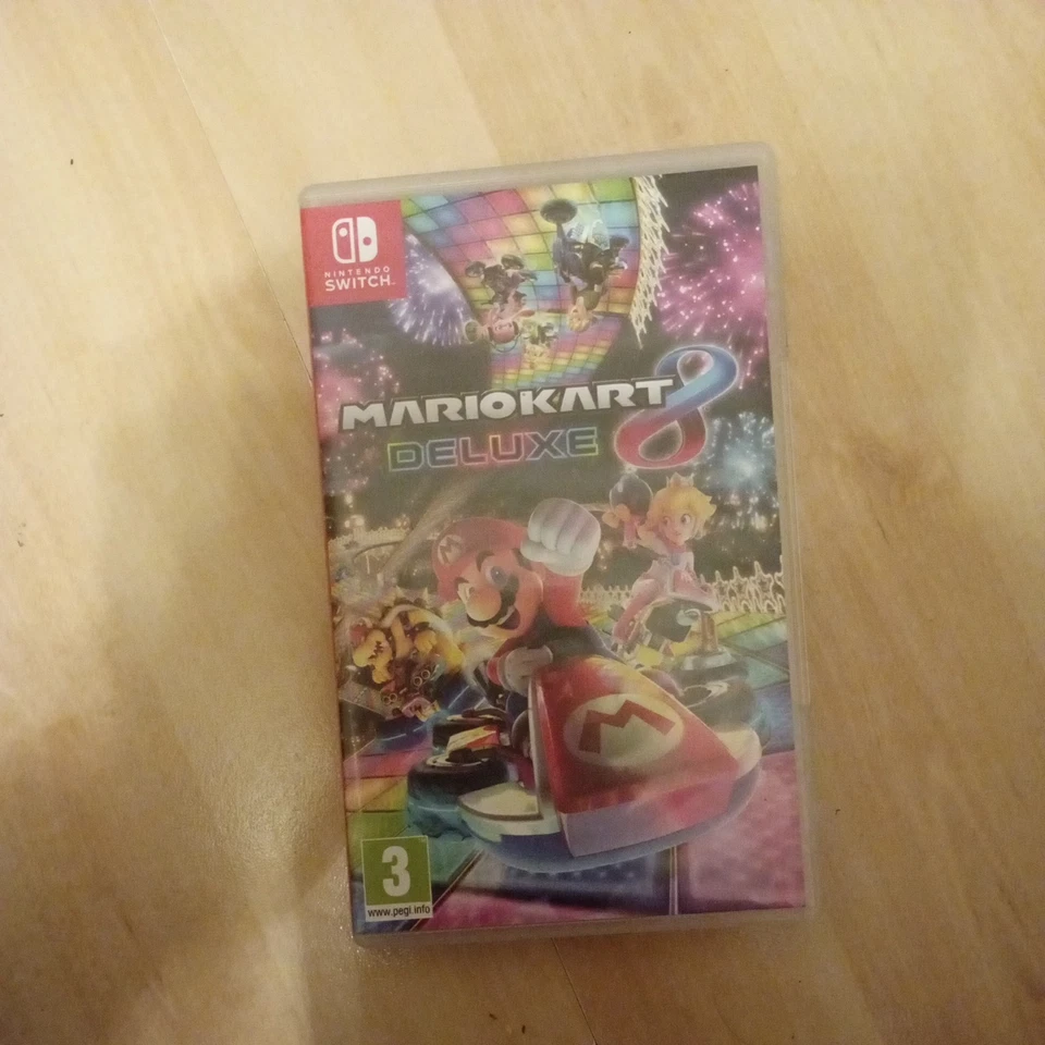 Mario Kart 8 Deluxe - Version Française (Nintendo Switch, 2017) - Photo 1/1