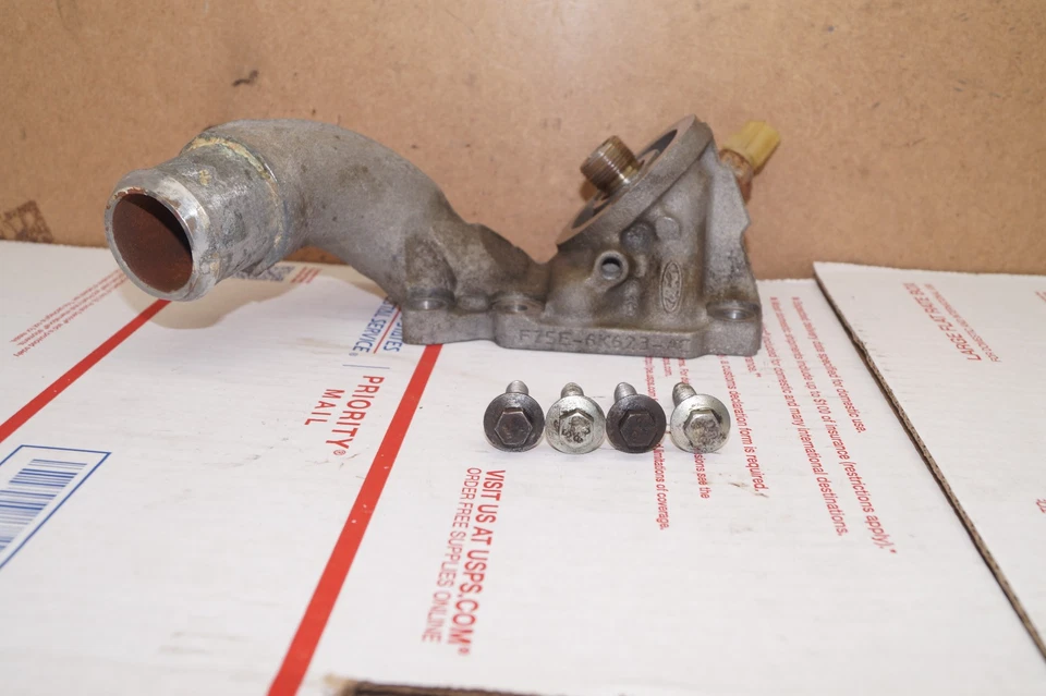 97-03 Ford F-150 5.4L 2v Oil Filter Housing F75E-6K623-AC OEM W/BOLTS EXPEDITION — 第 4/4 张图片