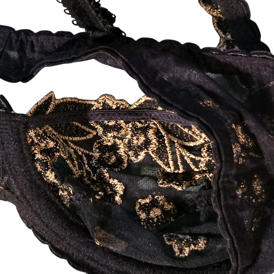 Sujetador De Colección Victoria's Secret Ornamentado Bordado Sin Forro Con Aros Negro y Dorado Foto 2 de 4