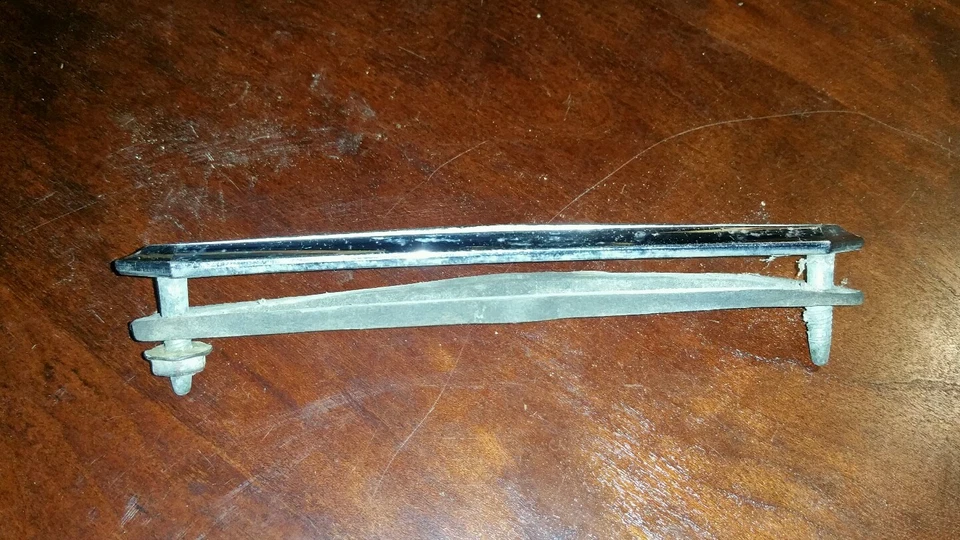 Original 1969 Pontiac GTO trasero 1/4 panel lateral marcador bisel - envío gratuito GG Foto 4 de 4