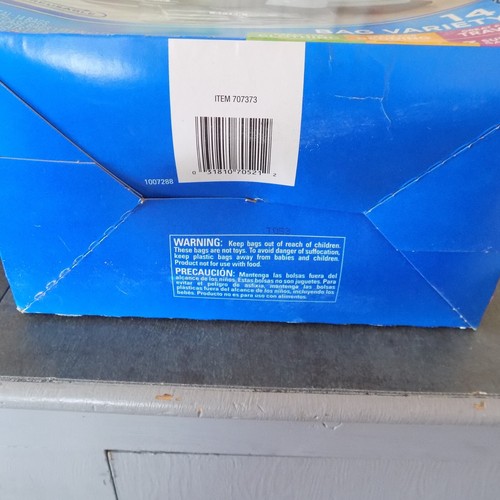 NEW Ziploc Vacuum Seal Space Bag Variety Pack of 14 (Sizes: M, L, XL, Suitcase) - Picture 12 of 12