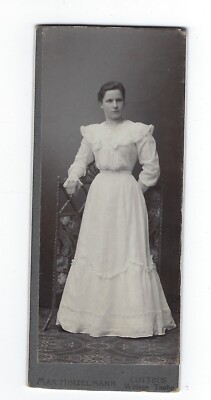 Cottbus, Max Hinzelmann, studio photo around 1910, young woman with long white dress