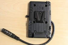 Piastra batteria Wooden Camera V-Mount per RED Epic/Scarlet 2 x D-TAP