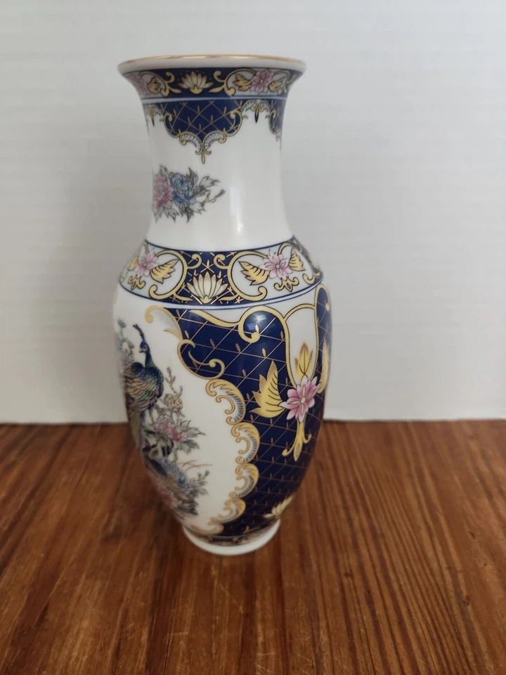 Jarrón pequeño vintage con detalles de porcelana floral de pavo real y peonías azul dorado rosa Foto 3 de 4