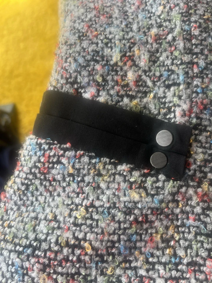 Terno saia Armani, efeito tweed usado uma vez. Saia tamanho pequeno e jaqueta média - Imagem 4 de 4