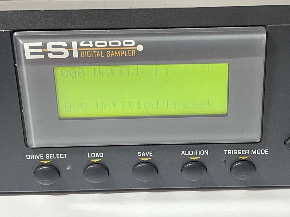 E-mu Systems ESI 4000 6225 4 MB DIGITAL SAMPLER- For Parts- TURNS ON !!! - Image 3 of 4