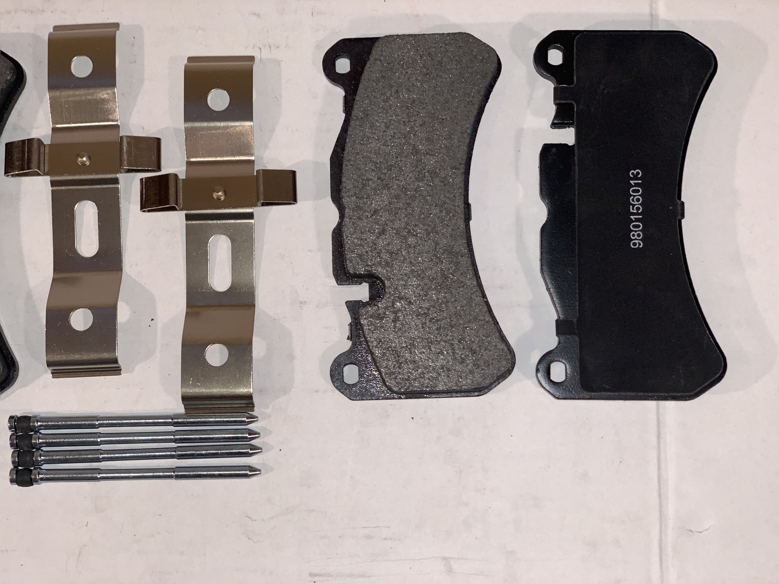 Maserati Ghibli SQ4 Quattroporte AWD Front Rotors & Brake Pads Set