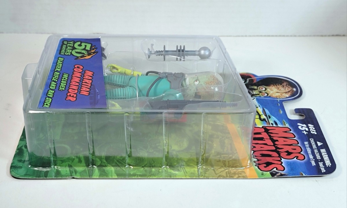 MARS ATTACKS MARTIAN COMMANDER 50 YEARS OF MAYHEM 2012 MEZCO TOPPS