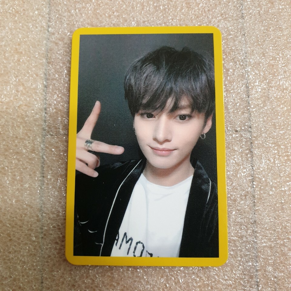 Stray Kids Yellow Wood Special Album QR Photocard Select