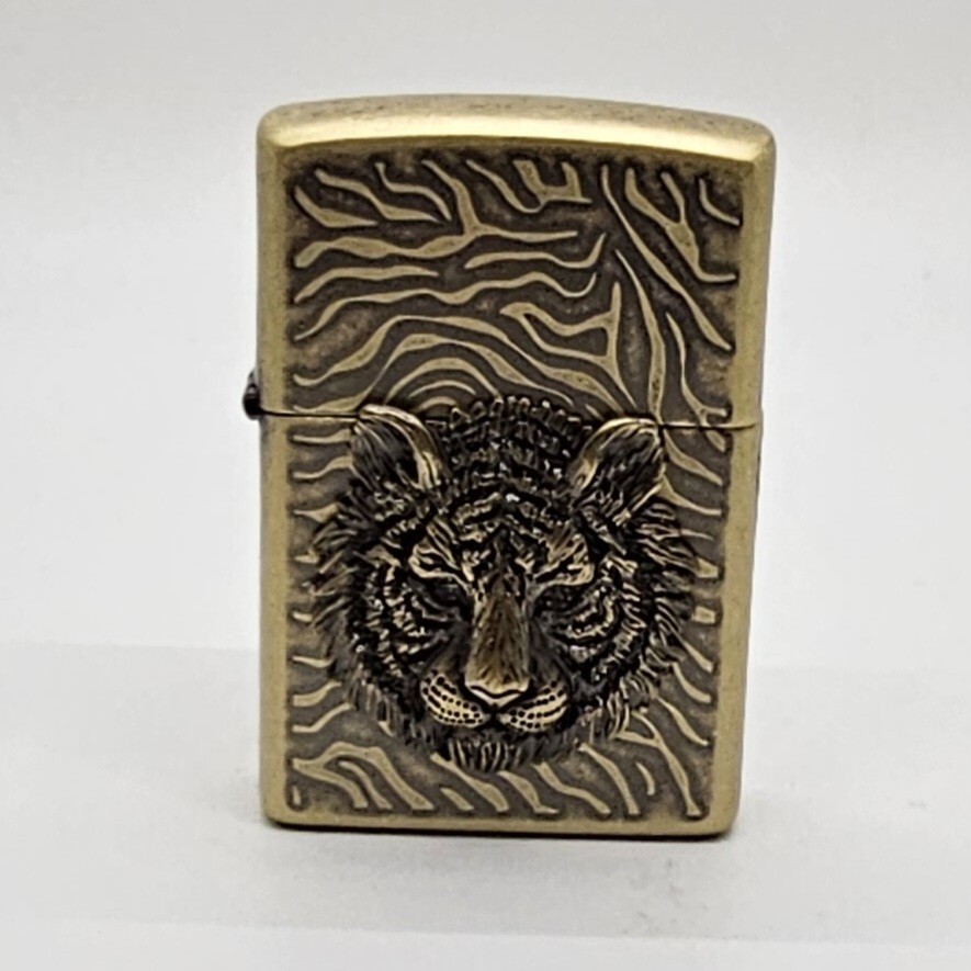 Zippo Lighter Tiger Face Crystal Eyes Unique Design in Korea Ship 