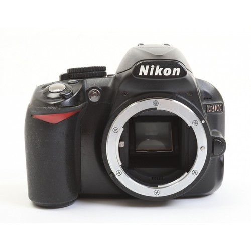 Nikon D3100 + Sehr Gut (272460)