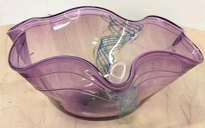 VTG PETER B. NEFF 95'' AMETHYST GLASS HANDKERCHIEF BOWL  W/ RIBBON DESIGN SIGNED