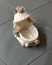 Svuotatasche vintage Culla con fiori in porcellana 