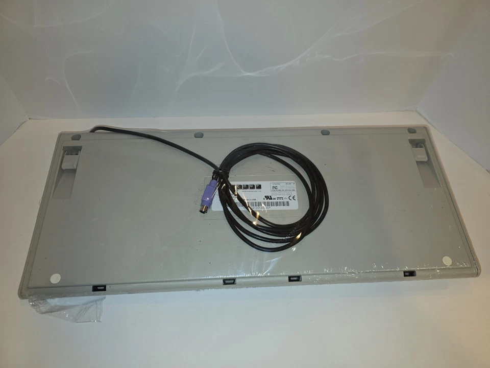 Unicomp Model M Keyboard (New) Vintage - Image 4 of 4