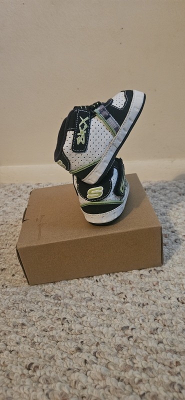 Sketchers Toddlers Sneakers Boys Z strap EUC #510