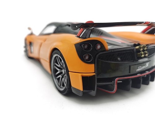 LCD Models PAGANI HUAYRA BC ROADSTER ORANGE scale model 1:18 - Picture 21 of 21